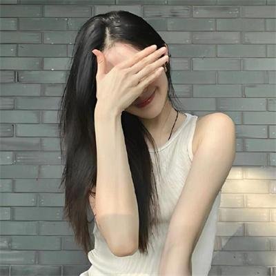 深深腥红